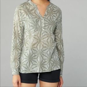 NWOT Carve Designs Dylan Gauze Henley Shirt